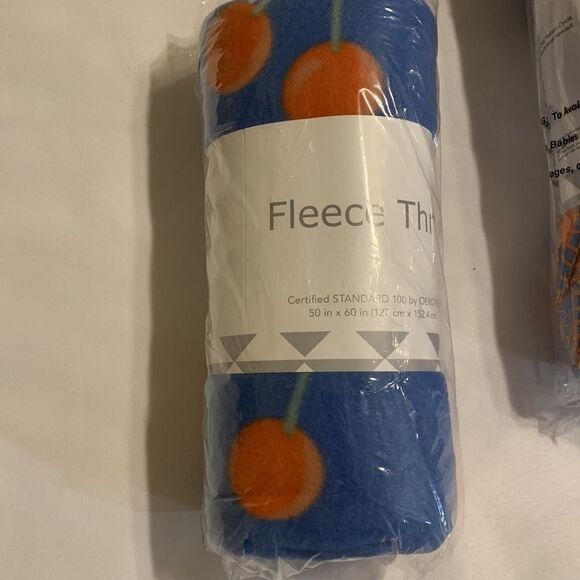 Set of two fleece throws. New in package and only opened for photos - Picture 1 of 5